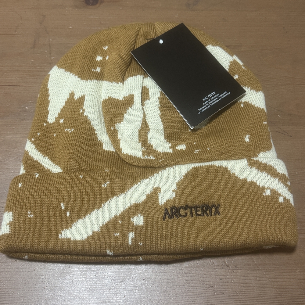 Arc'teryx Brown and Cream Beanie